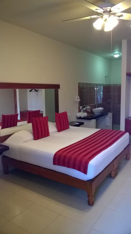 Auto Hotel Paraiso Inn Palenque Cameră foto